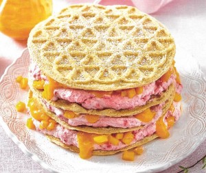 Himbeer Waffeltorte mit Mango