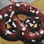 Lebkuchen Brezel mit Kokosraspeln