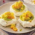 Mini Pavlovas mit Ananas