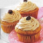 Süßkartoffel-Muffins mit Cappuccino-Creme